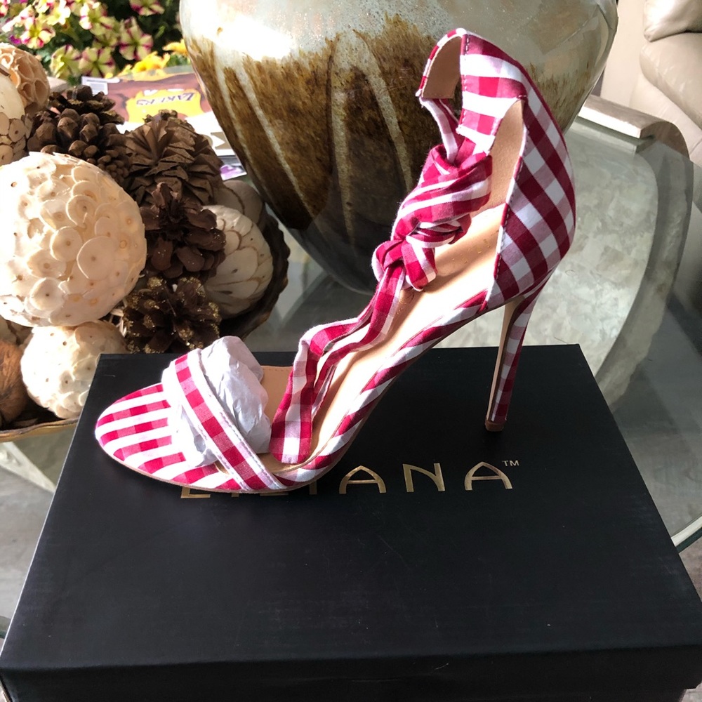 Heels - Picture 2 of 4